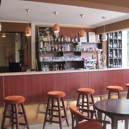 左岸餐厅酒店 加尔唐普河畔贝西讷 外观 照片